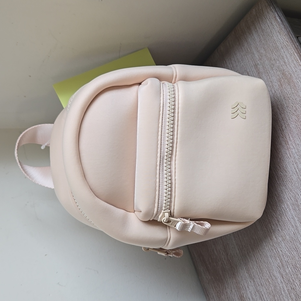 NWT All In Motion Neoprene Mini Backpack Cream - Picture 5 of 9